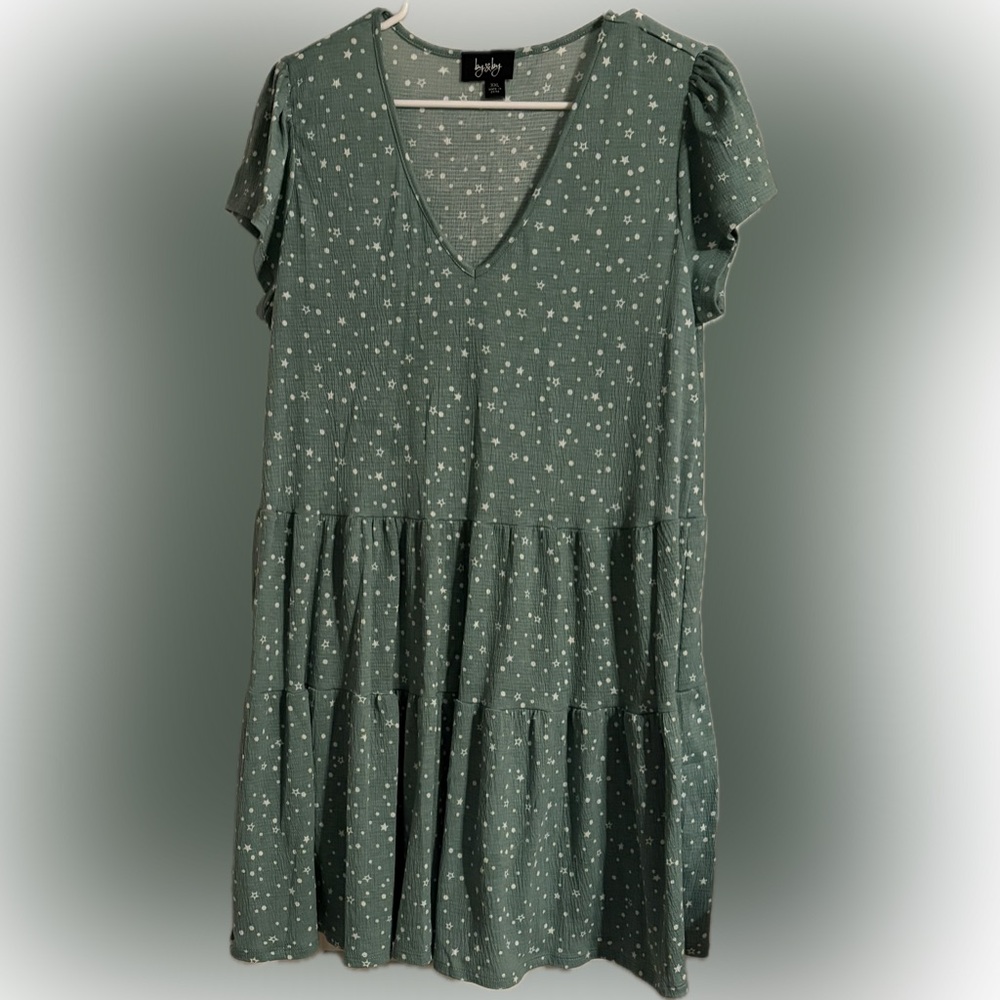 by & by Short-Sleeve Green Midi Dress with White Star Pattern - Size XXL, EUC